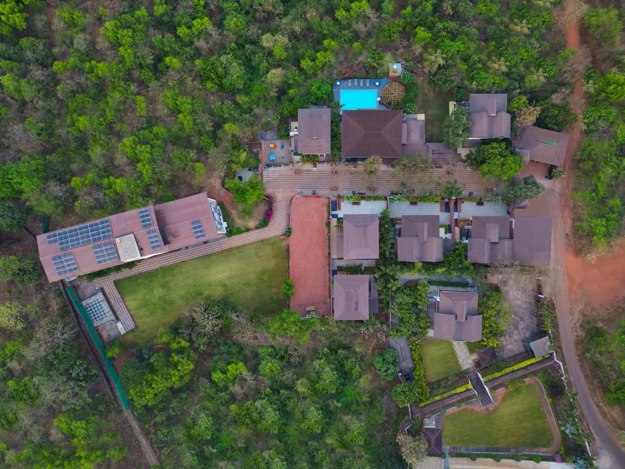 Lemon Tree Hotel, Dapoli Exterior photo