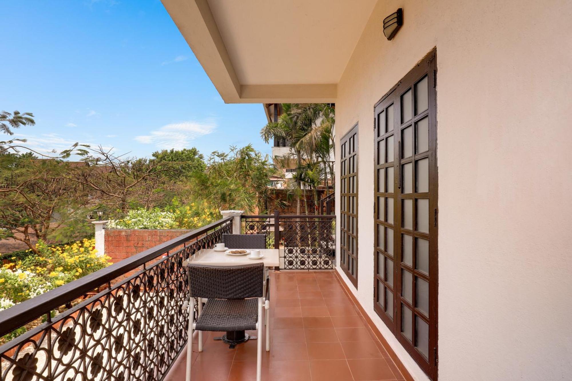 Lemon Tree Hotel, Dapoli Exterior photo